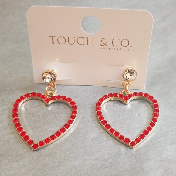 Red Heart ❤ Dangle Earrings - Picture 3 of 3
